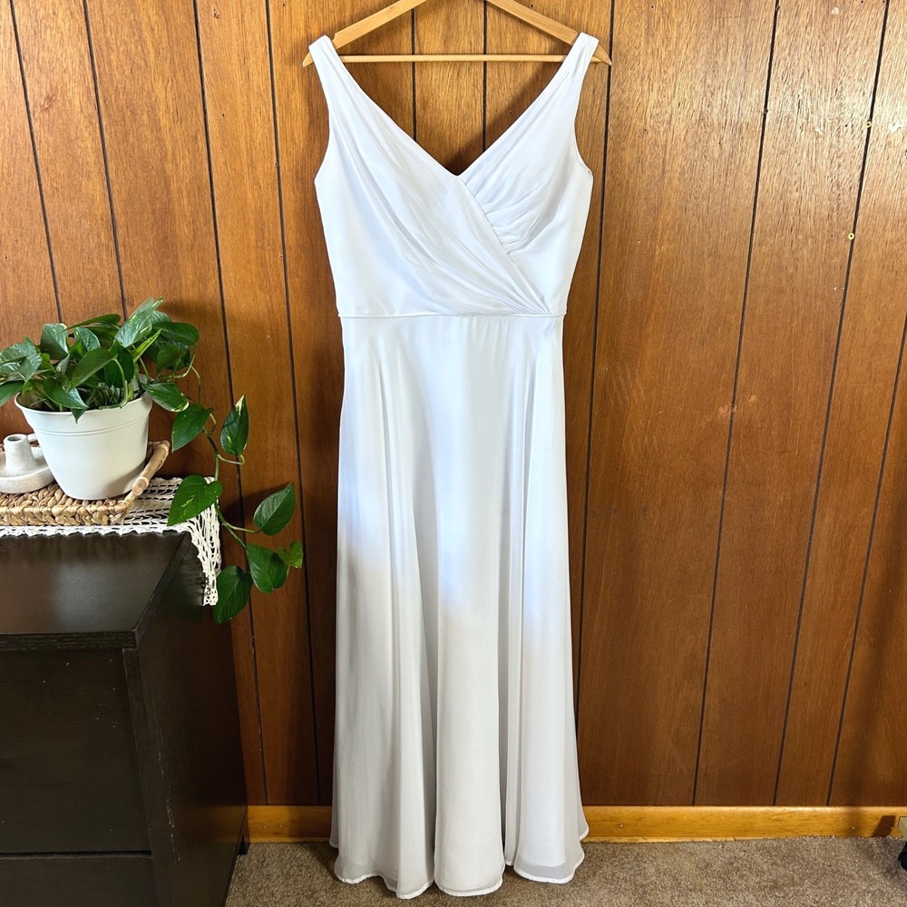 Alfred‎ Angelo White Chiffon V-Neck Wedding Dress Button Back Fit and Flare